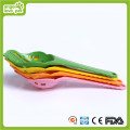 Colorized Plastic Gato Litter Pala Pet Products (HN-PG400)